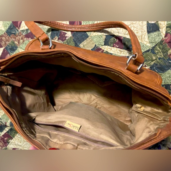 ❤️Beautiful Oversized tan bag❤️ - Picture 6 of 9